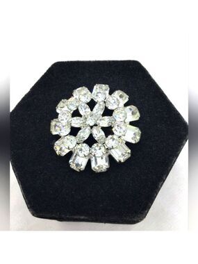 Vintage Weiss Clear Rhinestone Floral Brooch